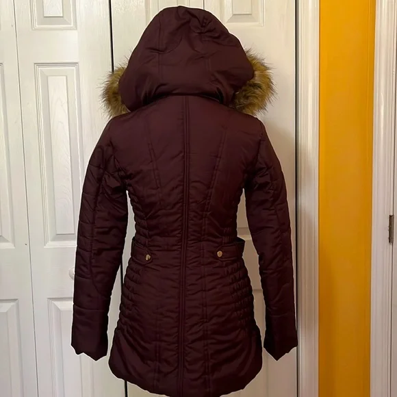 Women’s Celebrity Pink Puffer Coat with faux fur trim removable hood - Picture 8 of 10